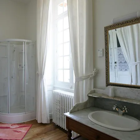 Bed & Breakfast Chateau De Montbraye Parigne-l'Eveque