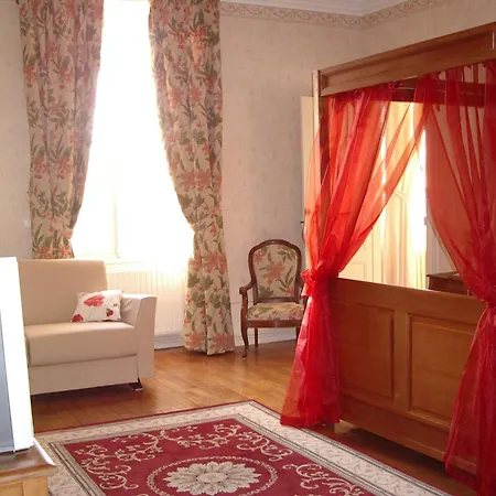 Chateau De Montbraye 4* Parigne-l'Eveque