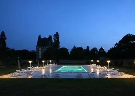 Chateau De Montbraye