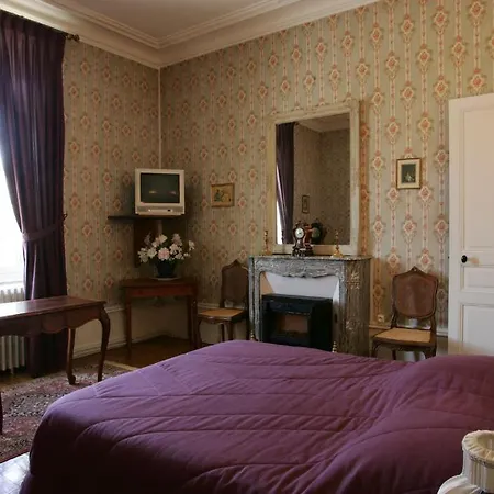Chateau De Montbraye Отель типа 