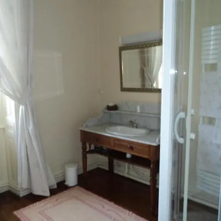 Bed & Breakfast Chateau De Montbraye