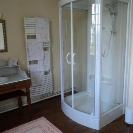 Chateau De Montbraye Bed & Breakfast Parigne-l'Eveque