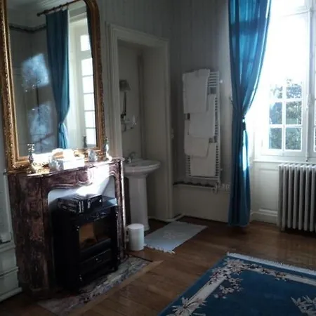 Bed & Breakfast Chateau De Montbraye *